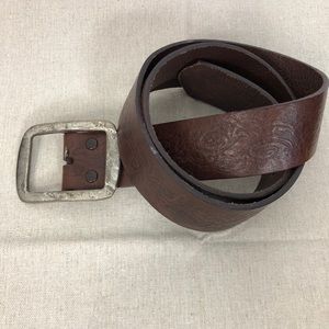 SzM The Buckle Leather Belt Embossed Silver Buckle